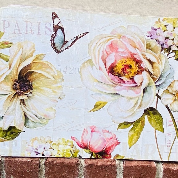 8 GUC Paris Flowers and a Butterfly Place Mats Slightly Used but Still Clean🦋🌸 - Picture 9 of 16